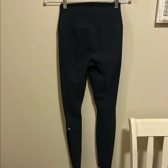Alo High Waist Dark Grey Warrior Leggings Size Small - Picture 9 of 11